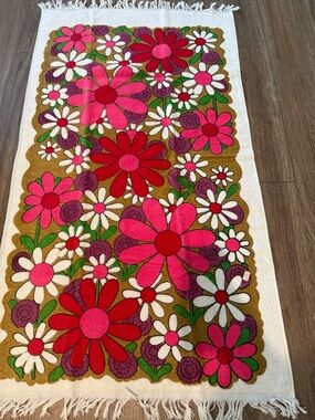 Vintage Flower Power Retro bath towel.